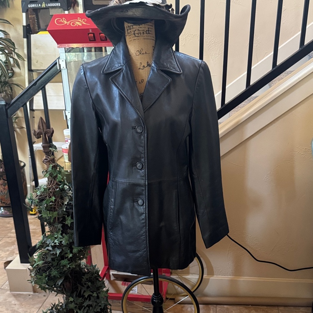 Sleek Black Leather Women's Jacket